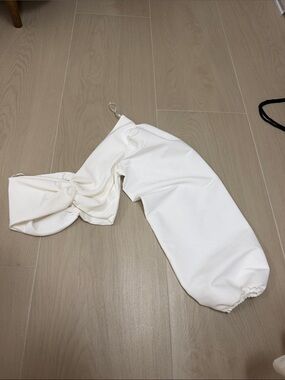 Zara White One-Shoulder Puff Sleeve Top
